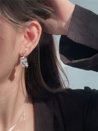 Polsino dell'orecchio in argento sterling 925 Unico originale Impressione Cielo stellato Texture Orecchini di cristallo Design di nicchia femminile Temperamento leggero e di lusso