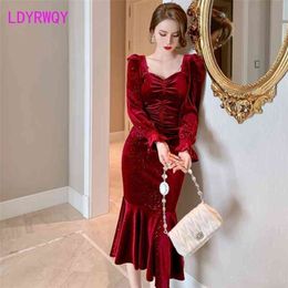 French vintage wine red velvet dress Sheath Office Lady Polyester Zippers Knee-Length Regular 210416