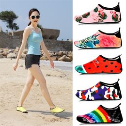 Uomo Beach Aqua Calzini Donna Bambino Nuoto Sport acquatici Sneaker a piedi nudi Yoga FitnSwim Quick Dry Surf Immersioni Snorkeling Scarpe X0728