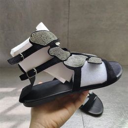 2021 Designer Women Sliddes Sandal Fashion Summer Butterfly Rhinestone Sandal Top Quality Flat Shoes Ladies Flip Flops Size 35-43 W10