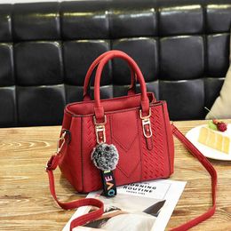 HBP Non-Brand Korean style fashionable embroidery line, one shoulder hand-held slanting autumn and winter lady's bag sport.0018