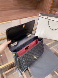 2021 neue Mode-Trend Frauen Handtaschen Top-Qualität Mode Umhängetasche weibliche Kette große Kapazität Geldbörse Schaffell Leder crossbo279P