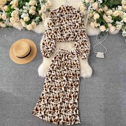 Women Autumn Fashion Retro Print Set Turn-down Collar Single Breasted Blouses + High Waist Long Skirt Two Pieces Set 210419