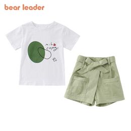 Bear Leader Mommy and Daughter Matching Clothes Summer Kids Girls Cartoon Print T-shirt Shorts 2Pcs Outfits Korean Style Suits 210708