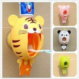 Cartoon Toothpaste Dispenser Strong Suction Sucker Bathroom Accessories Set Toothbrush Holder Automatic Tooth Brush Child 211222