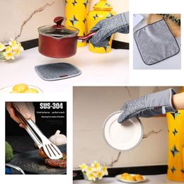 Oven Mitts gray Plastic heat-insulating Polyester cotton material gloves potholders 3 sets of one piece kitchen microwave supplies