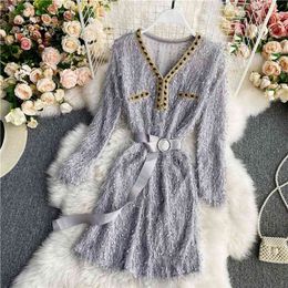Autumn and Winter Fashion Loose Waist Slimming V-neck Long-sleeved Tassel Dress UK286 210507