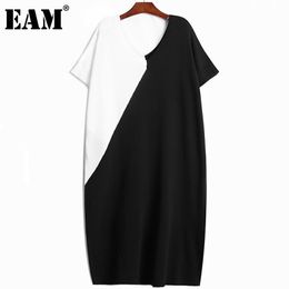 [EAM] Women Contrast Color Spliced Knitting Dress V-Neck Batwing Short Sleeve Loose Fashion Spring Summer 1DD8277 210512