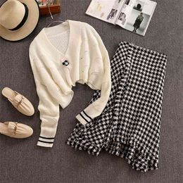 Fashion Women Two Piece Outfits Knit Sweater Cropped Tops + Irregular Tweed Skirt Suits High Street 2 Sets 210514