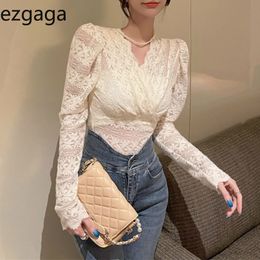 Ezgaga Blouse Women Elegant Long Sleeve Basic V-Neck Patchwork Lace Hollow Out Lady Sexy Tops Slim Fashion Shirts Flower Blusas 210430