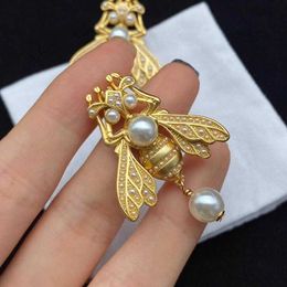 Luxury Fashion Personalized Insect Golden Bee Pearl Earrings European Popular Brand Jewelry Pure Silver Ear Needle Anti Allergy