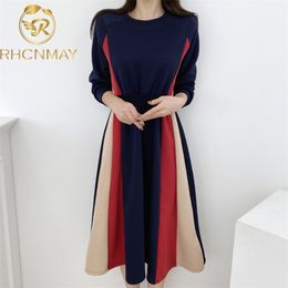 style in autumn and winter Color contrast stitching Long Plush Dress Stretching belt Slim waist 210506