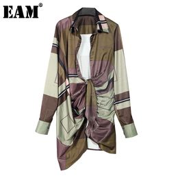 [EAM] Women pattern printed Asymmetrical pleaed Dress V-Neck Long Sleeve Loose Fit Fashion Spring Autumn 1D462 210512
