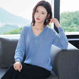 V-neck Hollow Lace Long-sleeved Sweater Femal Button Decorated with Elastic Flower Pattern Knitted Pullover Women Spring 210427