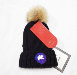 Wholesale Beanie New Winter Caps Knitted Hats Hip Hop Men gorro Bonnet Women Beanies Fur Pompoms Warm Skull Cap snapback S7565