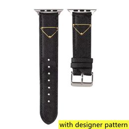 Diseñador reloj de relojes Correa para la banda de reloj de Apple 42mm 38mm 40mm 44mm Iwatch 5 4 3 2 Bandas Luxury PU Correas de cuero Pulsera Carta de moda impresa reloj de reloj