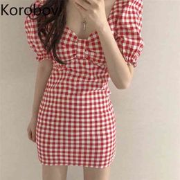 Korobov Korean Chic Puff Sleeve Sweet Plaid Dress Women Square Collar Slim Mini Dresses Vintage Office Lady Slim Bandage Dress 210430