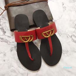 Designer-Summer women Flip flops Slipper Fashion Leather slides sandals Metal Chain Ladies Casual shoes