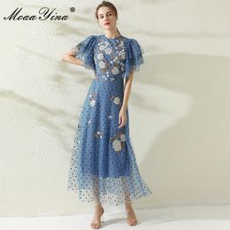 -Mode Designer Sommer Elegante blaue Mesh Lange Kleider Frauen Schmetterlingsarm Polka Dot Gestickte Vintage Party Kleid 210524