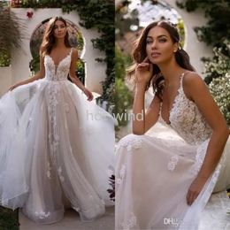 2022 Vintage Spaghetti Straps Lace A Line Wedding Dresses Tulle Applique Ruffles Court Train Garden Wedding Bridal Gowns BM1639 EE