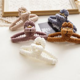 New Korean Version Yarn Hair Clips for Women Autumn Claw Clip Fashion Accessories Large Crab Hair Clip Winter Hairpins Barrette