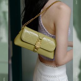 Exquisite celebrity style shoulder bag solid Colour small Messenger Handbag soft PU leather metal chain Purse Retro styles fashion Purch