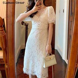 White Dress Woman Summer Lace Short Sleeve High Waist Bodycon Female V-neck Elegant Vintage Self es 210603