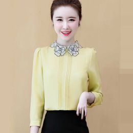 Korean Fashion Chiffon Blouses for Women Elegant Woman Embroidered OL Floral Shirt Plus Size Blusas Mujer De Moda Blouse 210531