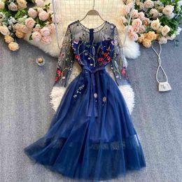 Women Fashion Embroidery Flower Round Neck Middle Sleeve High Waist Thin Stitching Mesh A-line Dress Elegant Vestidos R226 210527