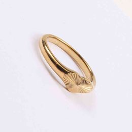 High Quality 18K Gold Plated Sunburst Heart Shape Stainls Steel Finger Rings Stainls Steel Jewellery Women Girls Gift