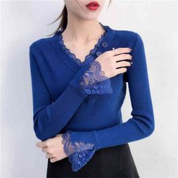 Lace V-neck Long-sleeved Knitted Sweater Female Button Decoration Trumpet Sleeve Solid Colour Stitching Women Spring 210427