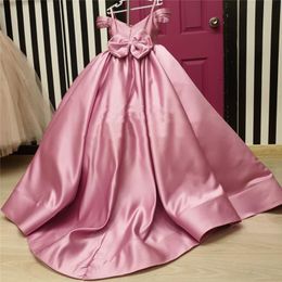 Handmade Flowers Girl Dresses V Neck Feather Sequins Fluffy Skirt Tulle Girls Pageant Dresses Beads Ball Gown First Communion Gown