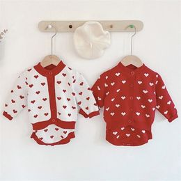 Autumn Winter Infant Baby Loving Heart Girls Knit Long Sleeve Cardigan Coat + Braces Rompers Clothing Sets Kids Suit Clothes 210521