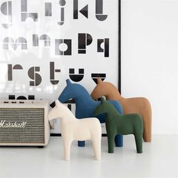 Nordic Wooden Horse Ornaments Morandi Home Decoration Accessories Wood Office Table Miniature Craft Work Baby Room Nursery Decor 211105