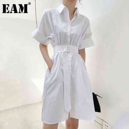 [EAM] Women White Irreiglar Big Size Shirt Dress Lapel Half Sleeve Loose Fit Fashion Spring Summer 1DD86140 21512