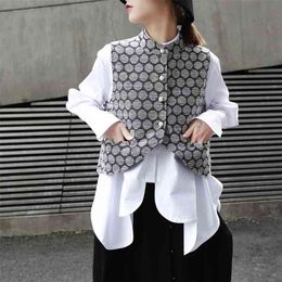 Fashion Vintage Chic Polka Dot Patter Dobby Women Vest Spring Summer Tank Tops Single Breasted Double Pockets Coat 210519