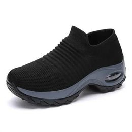2022 large size women's shoes air cushion flying knitting sneakers over-toe shos fashion casual socks shoe WM1020