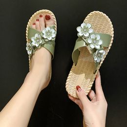 Women Wear 2023 Wersatile Cross Flat Slippers Fashion Lovely Flower Web Celebrity Soft Soled Sandals Special Offer