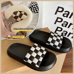 2022 White Black Plaid Slippers Women Soft Thick Bottom Home Bathroom Slippers Non-slip Flip Flops Summer Sandals Casual Shoes Y220221