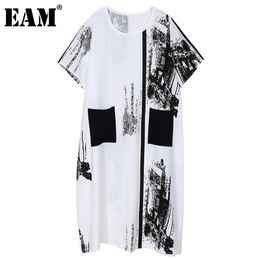 [EAM] Women White Big Size Hand-painted Dress Round Neck Short Sleeve Loose Fit Fashion Spring Summer 1DD7141 210512