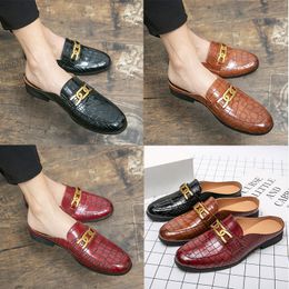 Crocodile pattern Leather men slippers soft cowhide shoes Metal buckle beach slipper Mules black Brown Classic sandals Large size 38-47