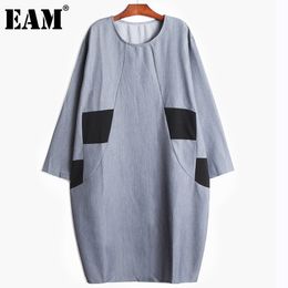 [EAM] Women Black Big Size Contrast Colour Spliced Dress Round Neck Long Sleeve Loose Fit Fashion Spring Autumn 1DD8252 21512