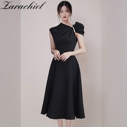 Summer Women Sexy Oblique Black Asymmetric Collar Pearls Bow Elegant Lady Sleeveless High Waist Big Swing Long Party Dress 210416