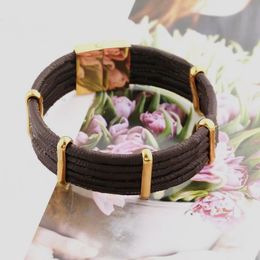 Accessories Identification Europe America Bracelets Lady Women Print Flower v Letter Five Layer Round Leather Cord Bracelet Bangle 18k Gold Engraved Accessory