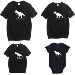 Padre Madre Figlio Figlia Famiglia Vestiti coordinati Dinosaur Look Abiti Abbigliamento T-shirt Mamma Papà Mamma e io Bambina Mamma 210429