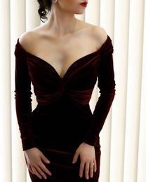 Burgundy Sexy Short Prom Dresses Off-Shoulder Velvet Long Sleeve V-Neck Ruffle Sheath Evening Gowns