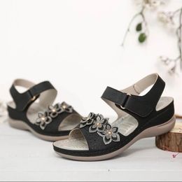 Sunmmer Casual Shoes Woman Fashion Women Sandals Hook & Loop Fish Toe Female Comfortable Outdoor Floral Roman Shoes Plus Size C0410