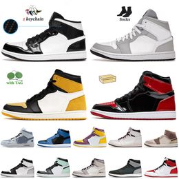 Newest 1s Yellow Toe Heritage High OG Basketball Shoes Womens Mens Jumpman 1s Rebellionaire Carbon Fibre All-Star Patent Bred Mid Light Smoke Grey Fragment Trainers