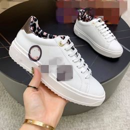Top Quality Shoes Fashion Sneakers Men Women Leather Flats Luxury Designer Trainers Casual Tennis Dress Sneaker mjaa0003
