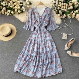 Summer Fashion Vestidos Female Chiffon Floral V-neck Flared Sleeves Waist Slimming Midi Dress with Ruffles GK125 210507